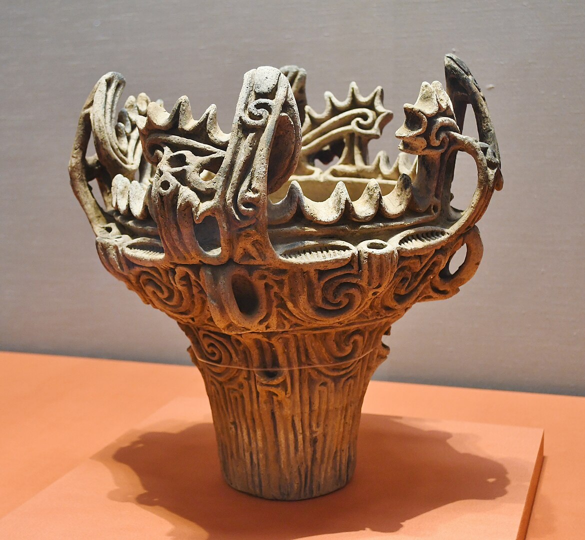 笹山遺跡出土_火焔型土器